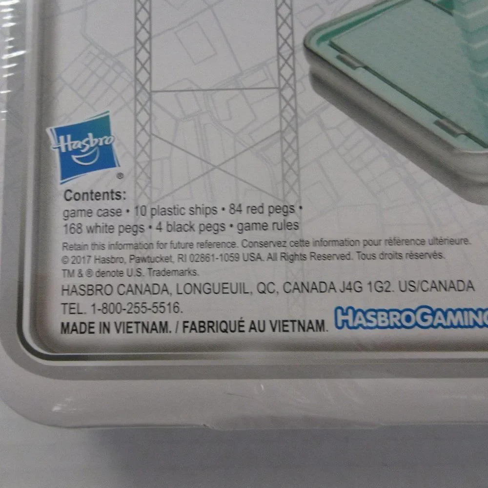 HASBRO BATTLESHIP Gaming Road Trip Full Game Play Portable Case Factory Seal NEW